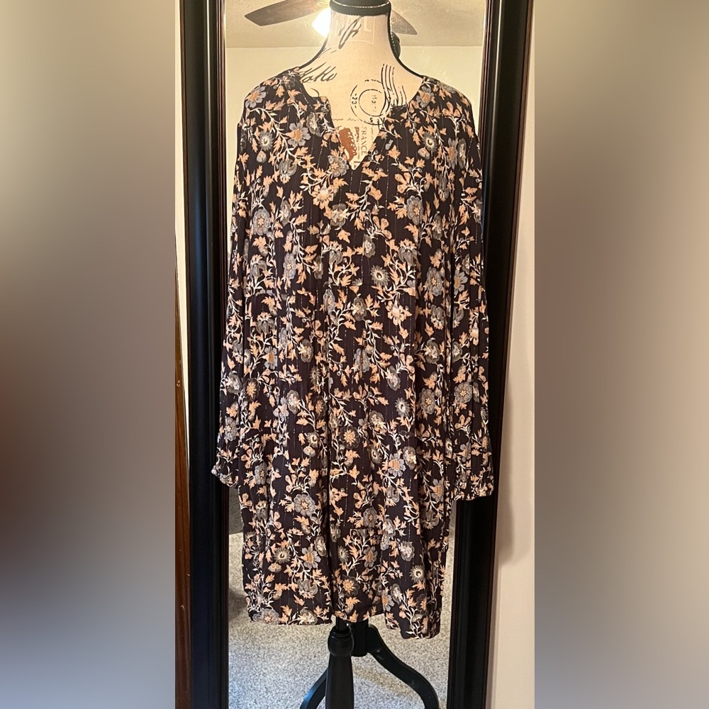 Beautiful Knox Rose midi dress WITH POCKETS!